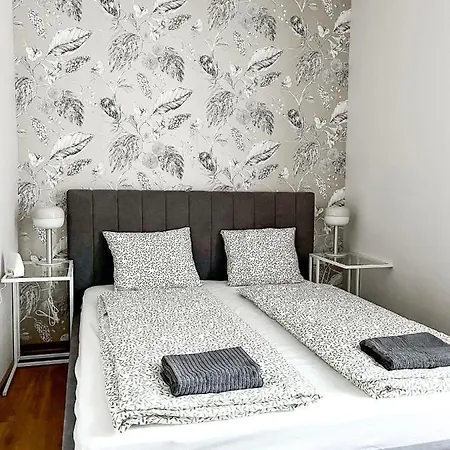 T32 Modern * Budapešť