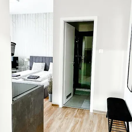 T32 Modern * Budapešť