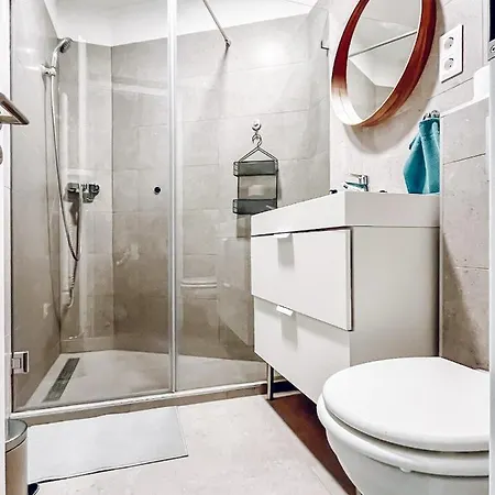 T32 Modern Apartmán