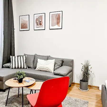 T32 Modern Budapest