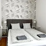 T32 Modern * Boedapest