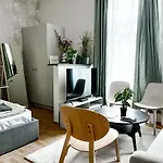 T32 Modern *