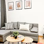 T32 Modern * Boedapest