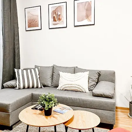 T32 Modern * Βουδαπέστη